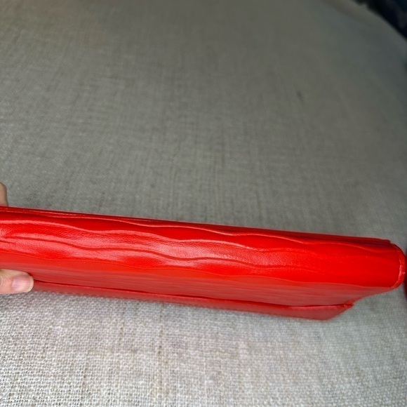 Clutch crossbody shoulder bag purse red removable strap envelope snap closure​​ - Picture 5 of 13